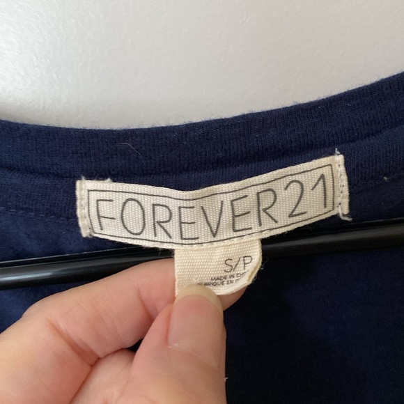 Forever 21 sweater - Picture 2 of 7